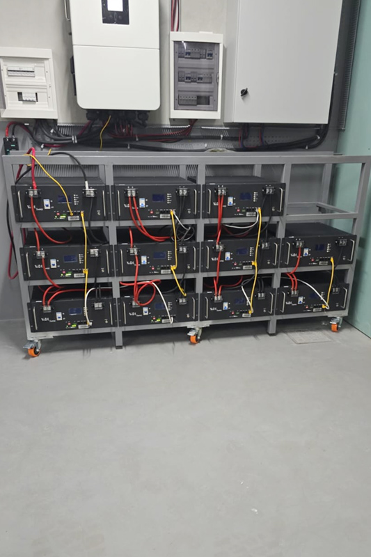 11 units of youthpower 10kwh server rack batteries in parallel