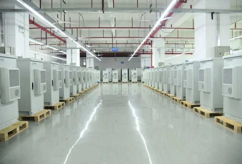 LiFePO4 solar battery system by YouthPOWER for commercial energy storage projects